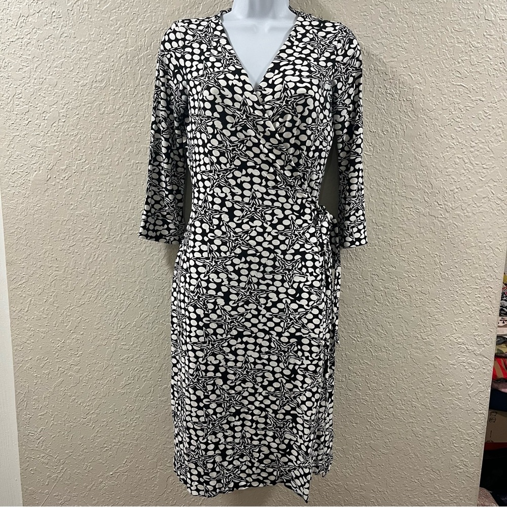 Diane Von Furstenburg black and white wrap dress - size 4 - preloved